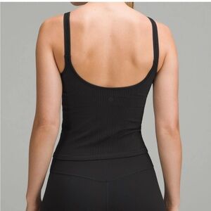 Lululemon Ebb to street scoop cropped tank